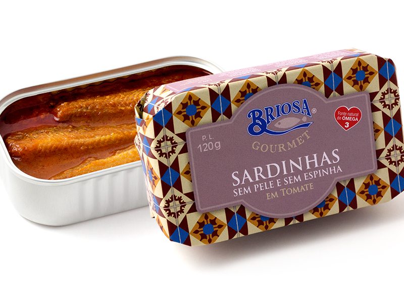 Díszdobozos halkonzerv válogatás - Briosa bőr-és szálkamentes szardínia paradicsomszószban