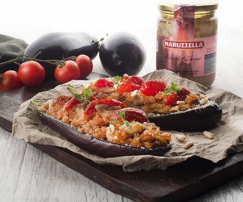 Maruzzella tonhallal töltött kis padlizsánhajók